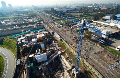 Two Linden Comansa cranes Ã¢â‚¬â€œ models 11LC132 and 5LC5010 Ã¢â‚¬â€œ are working on a station project for co
